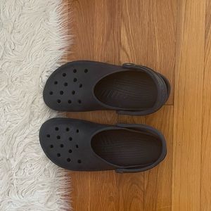 CROCS!